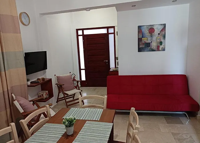 Διαμέρισμα Lena *